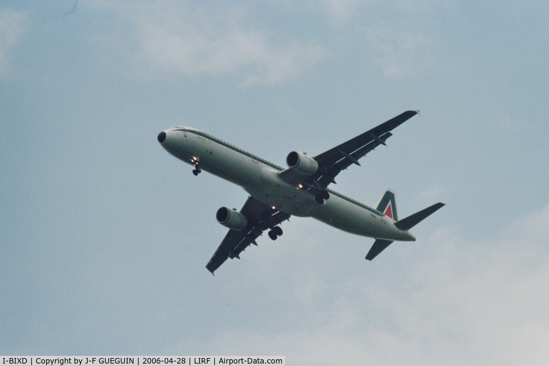 I-BIXD, 1995 Airbus A321-112 C/N 532, I-BIXD preparing her landing at Roma-Fiumicino (Leonardo da Vinci) airport.