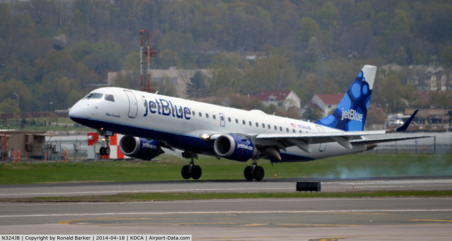 N324JB, 2010 Embraer ERJ-190-100 IGW 190AR C/N 19000388, 