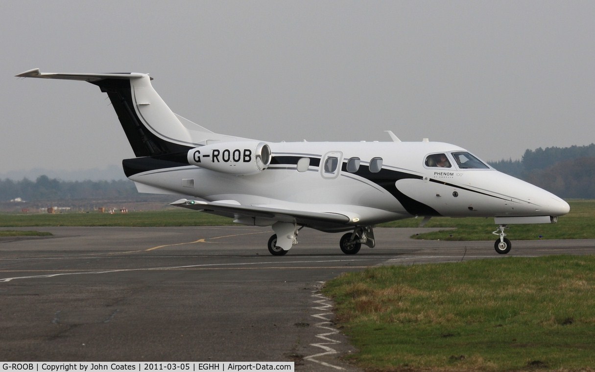 G-ROOB, 2010 Embraer EMB-500 Phenom 100 C/N 50000179, Taxiing