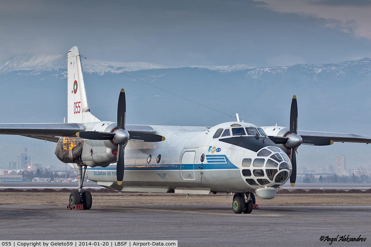 055, Antonov An-30 C/N 0802, Apron