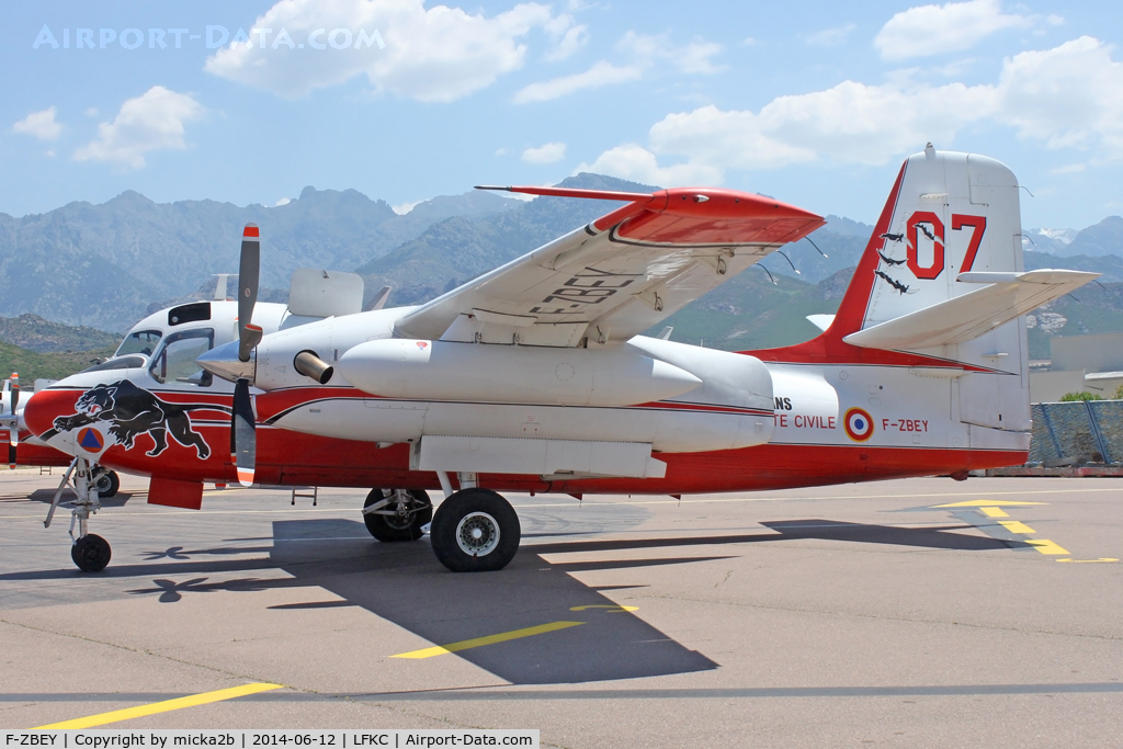 F-ZBEY, Grumman TS-2A/Conair Turbo Firecat C/N 400, Parked