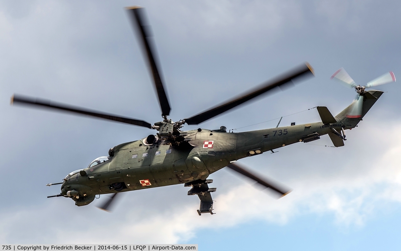 735, 1986 Mil Mi-24V Hind E C/N 410735, display flight out of Phalsbourg Air Base