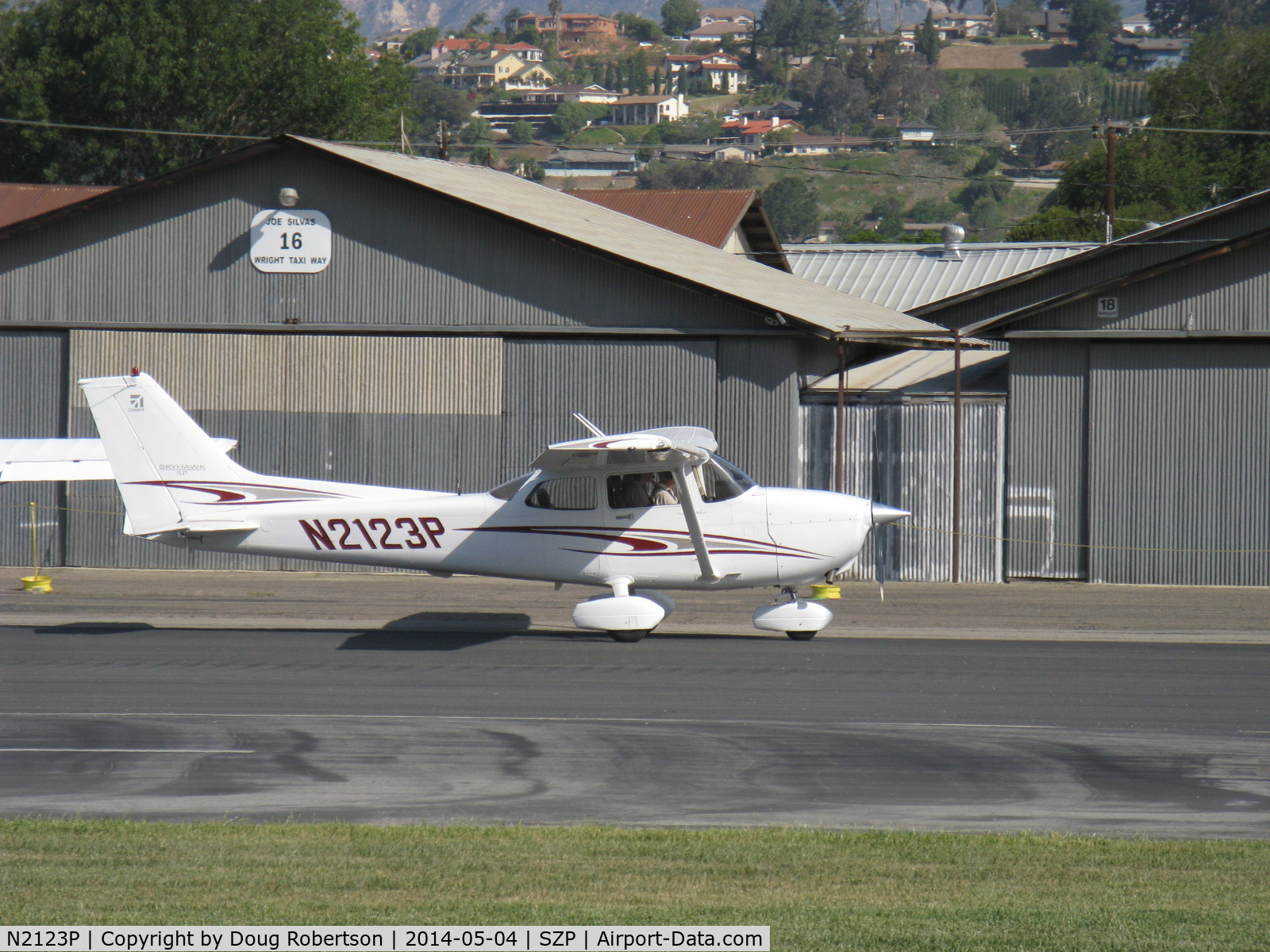 N2123P, 2005 Cessna 172S C/N 172S10000, 2005 Cessna 172S SKYHAWK SP, Lycoming IO-360-L2A 180 Hp, CS prop, taxi back
