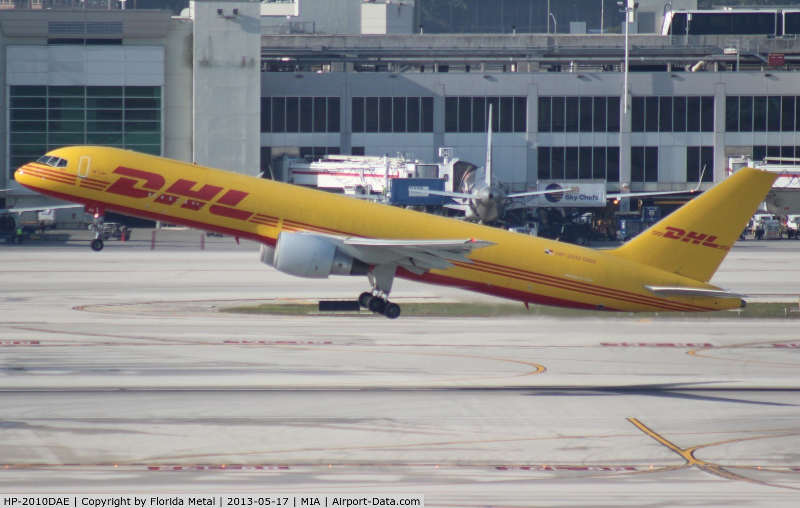 HP-2010DAE, 1999 Boeing 757-27A C/N 29610, DHL Aero 757-200