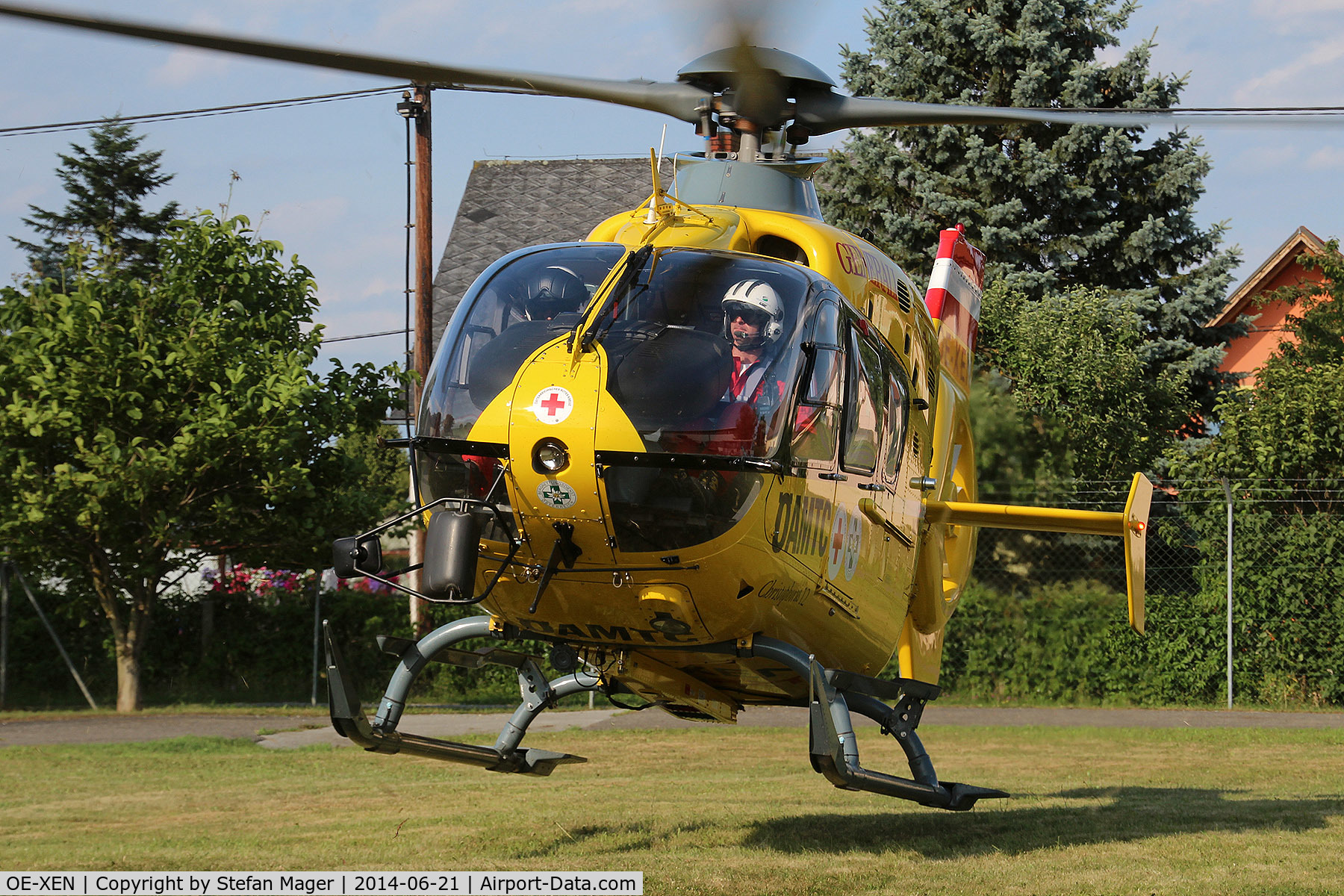 OE-XEN, 2001 Eurocopter EC-135T-2 C/N 0199, Taking off for rescue mission