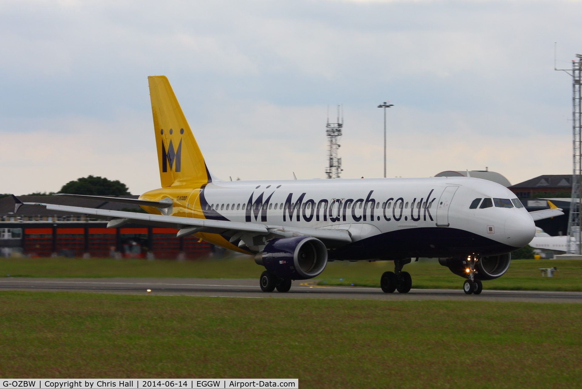 G-OZBW, 2001 Airbus A320-214 C/N 1571, Monarch