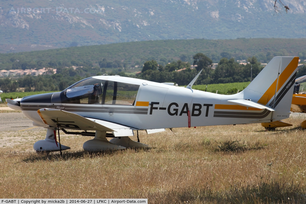F-GABT, Robin DR-400-180 Regent C/N 1138, Parked