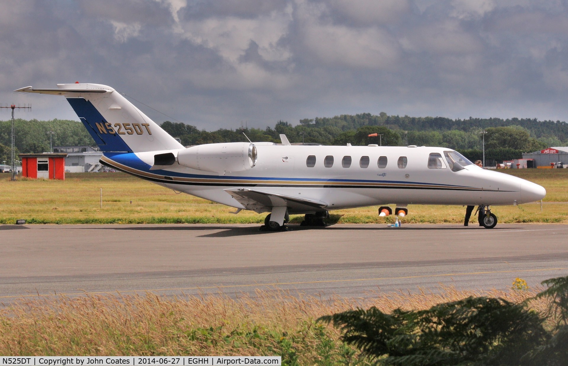 N525DT, 2000 Cessna 525A CitationJet CJ2 C/N 525A0003, Just out of the paintshop..looking the same but very shiny