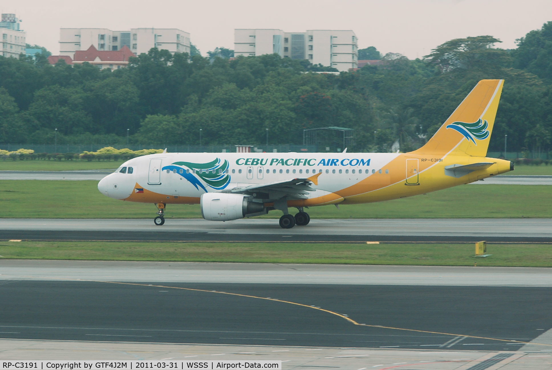 RP-C3191, 2005 Airbus A319-112 C/N 2625, RP-C3191  Cebu Pacific Air at Changi 31.3.11