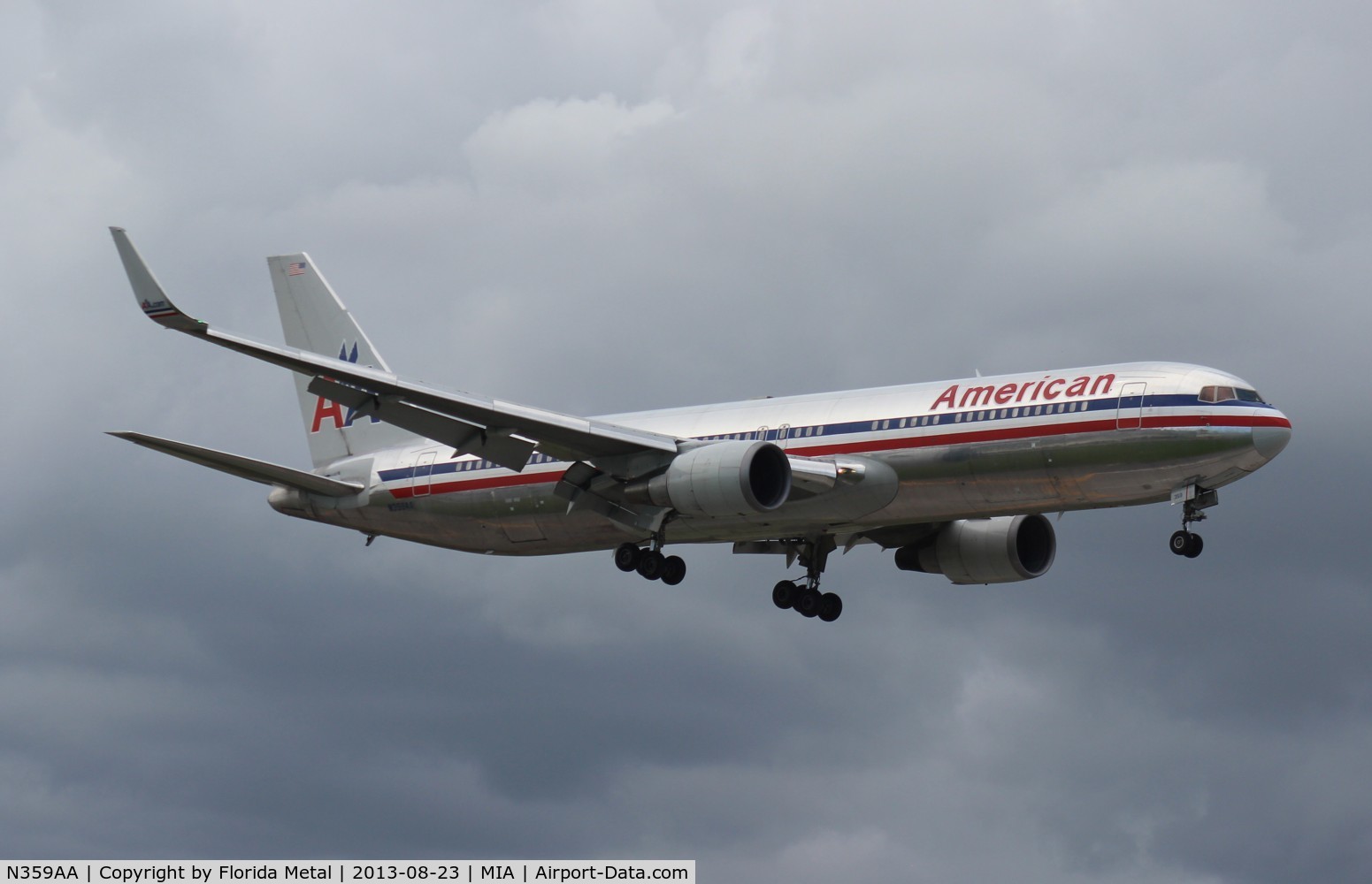 N359AA, 1988 Boeing 767-323 C/N 24040, American 767-300