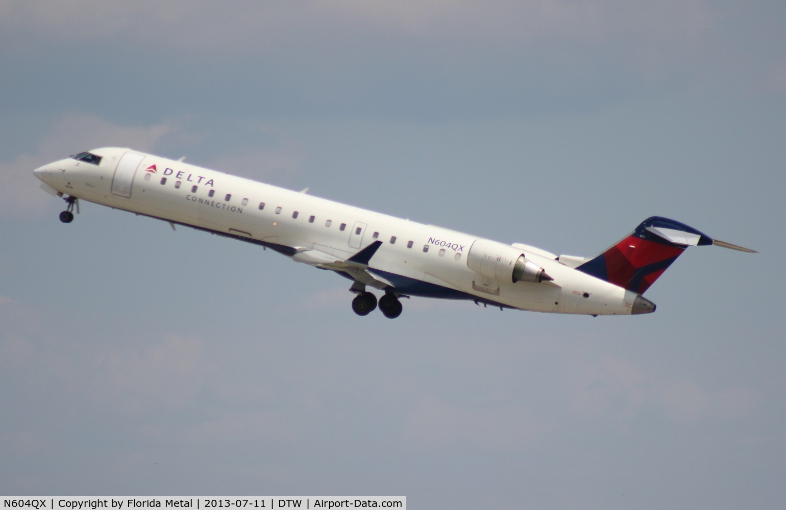 N604QX, 2001 Bombardier CRJ-701 (CL-600-2C10) Regional Jet C/N 10019, Delta Connection CRJ-700