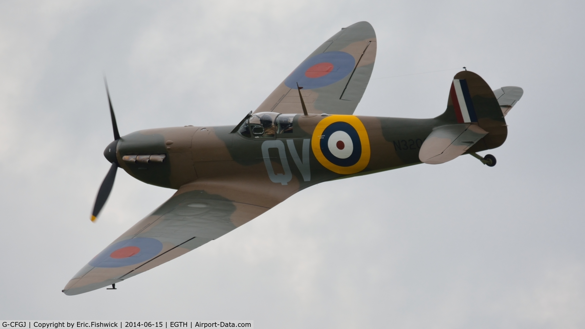 G-CFGJ, 1939 Supermarine Spitfire 1 C/N 441, 41. G-CFGJ at The Shuttleworth Collection Airshow - featuring LAA 'party in the park.'