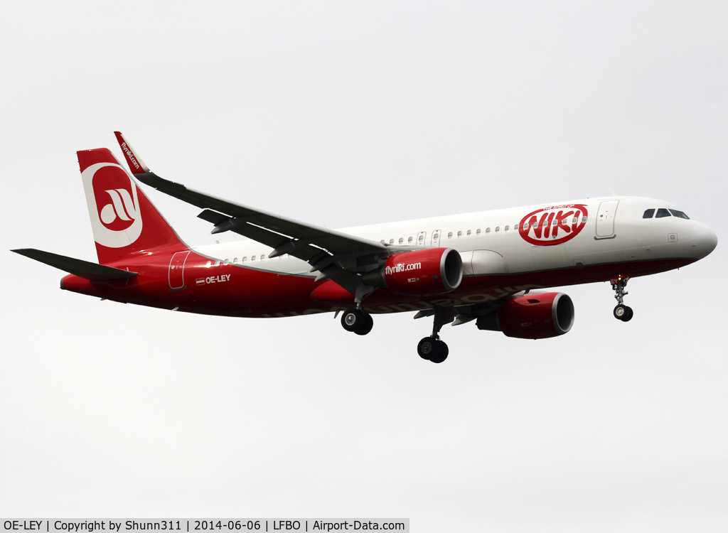 OE-LEY, 2013 Airbus A320-214 C/N 5648, Landing rwy 14R
