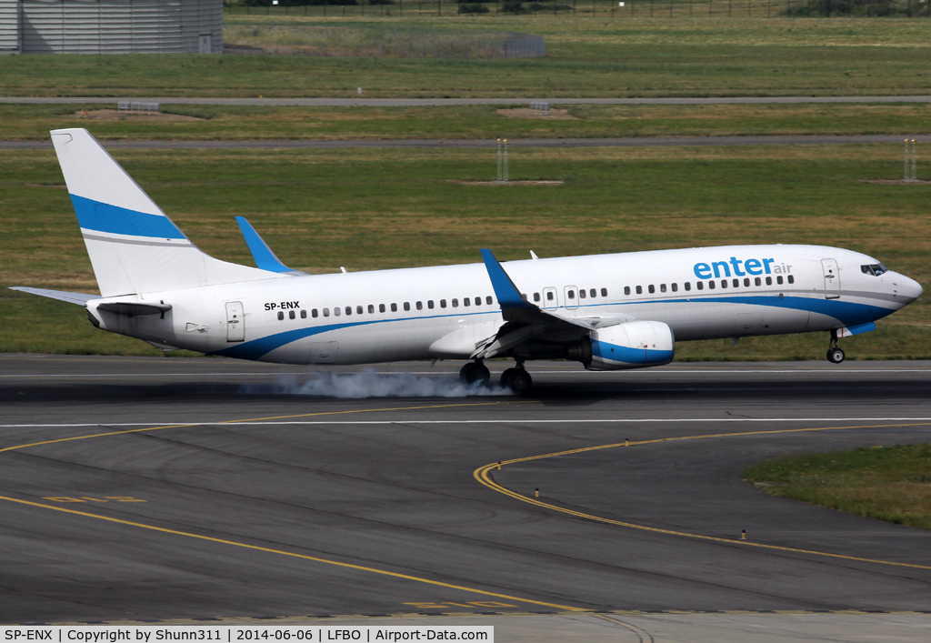 SP-ENX, 2001 Boeing 737-8Q8 C/N 30627, Landing rwy 14R now with fitted winglets...
