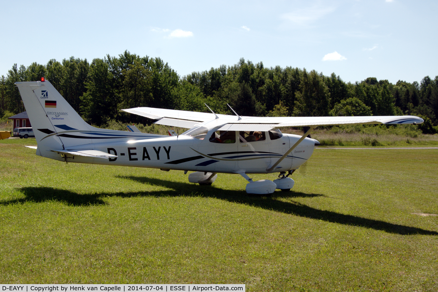 D-EAYY, 2006 Cessna 172S Skyhawk SP C/N 172S10229, Diesel-powered Cessna 172S taxying towards the runway at Skå-Edeby airfield, Sweden