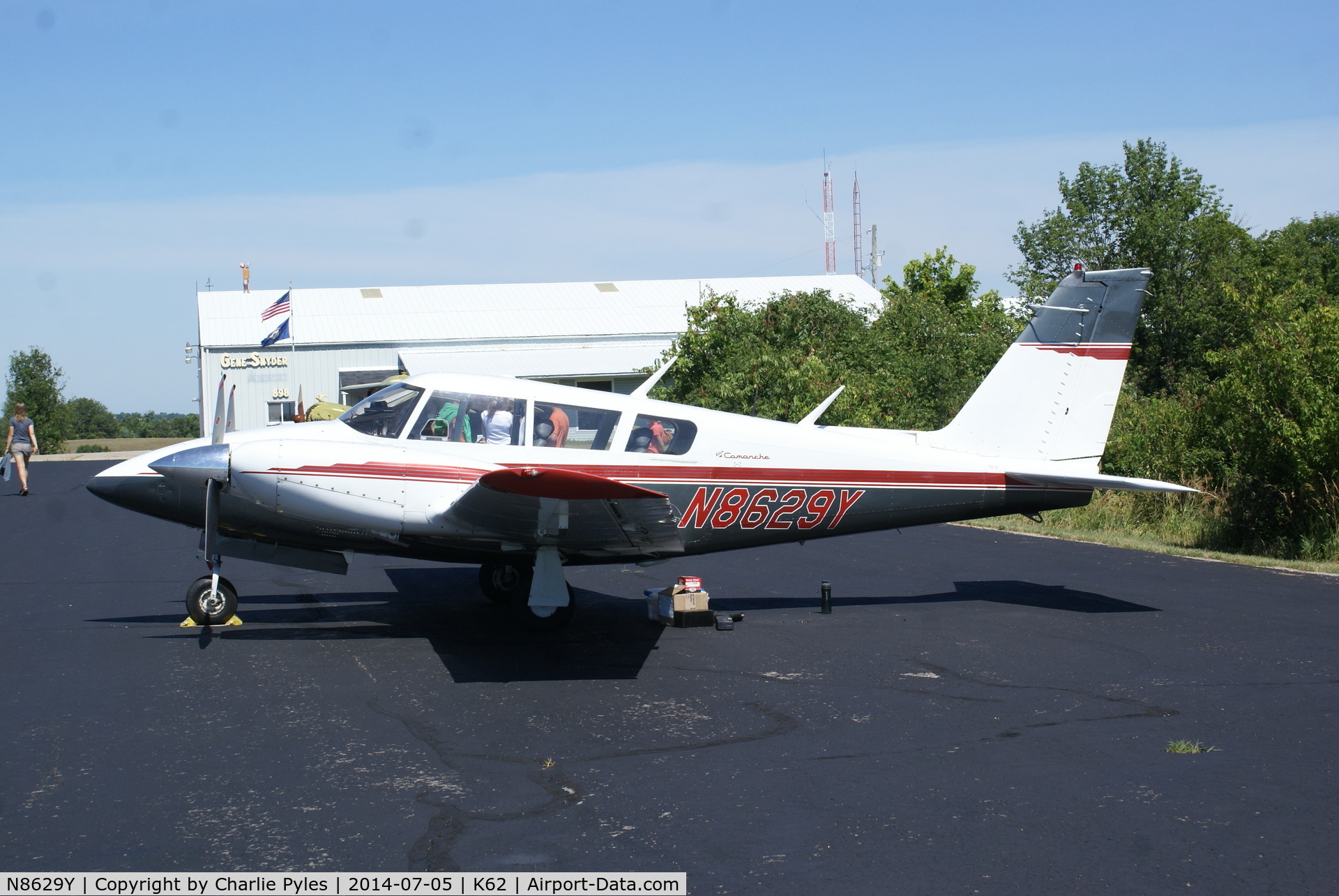 N8629Y, 1968 Piper PA-30 Twin Comanche C/N 30-1770, Support for disabled N9516J that had an emergency landing here.
