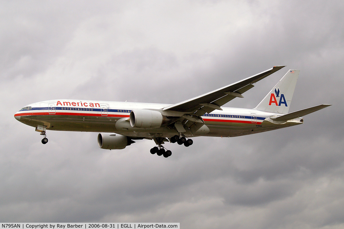 N795AN, 2000 Boeing 777-223 C/N 30257, Boeing 777-223ER [30257] (American Airlines) Heathrow~G 31/08/2006. On finals 27L.
