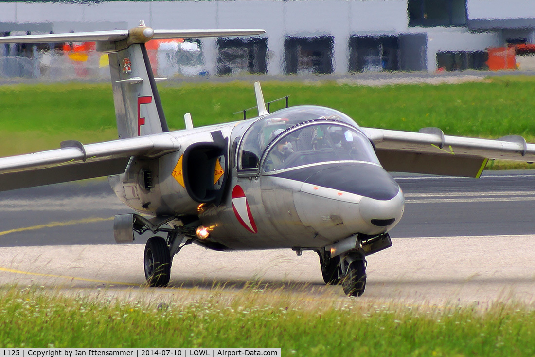 1125, Saab 105OE C/N 105425, RE-25
