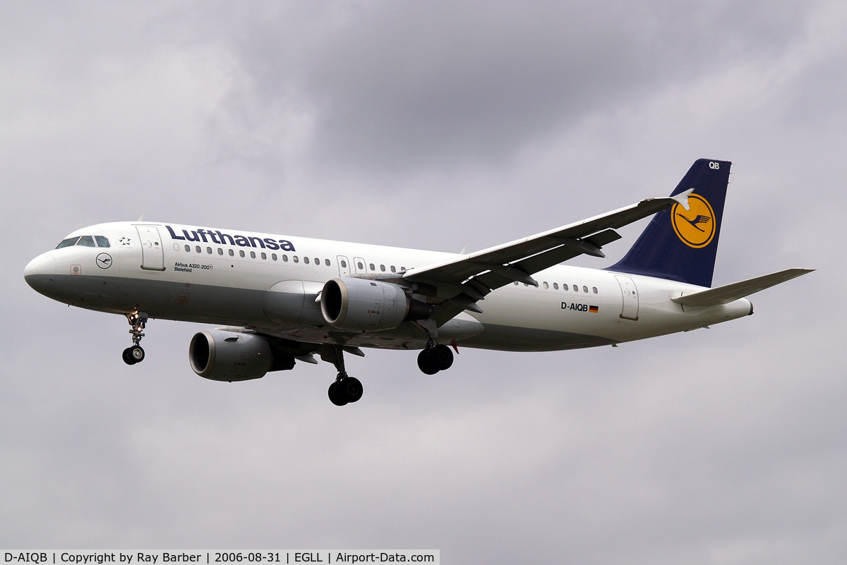 D-AIQB, 1991 Airbus A320-211 C/N 0200, Airbus A320-211 [0200] (Lufthansa) Heathrow~G 31/08/2006. On finals 27L.