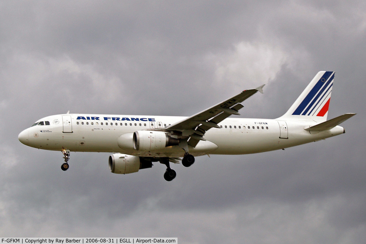 F-GFKM, 1990 Airbus A320-211 C/N 0102, Airbus A320-211 [0102] (Air France) Heathrow~G 31/08/2006. On finals 27L.