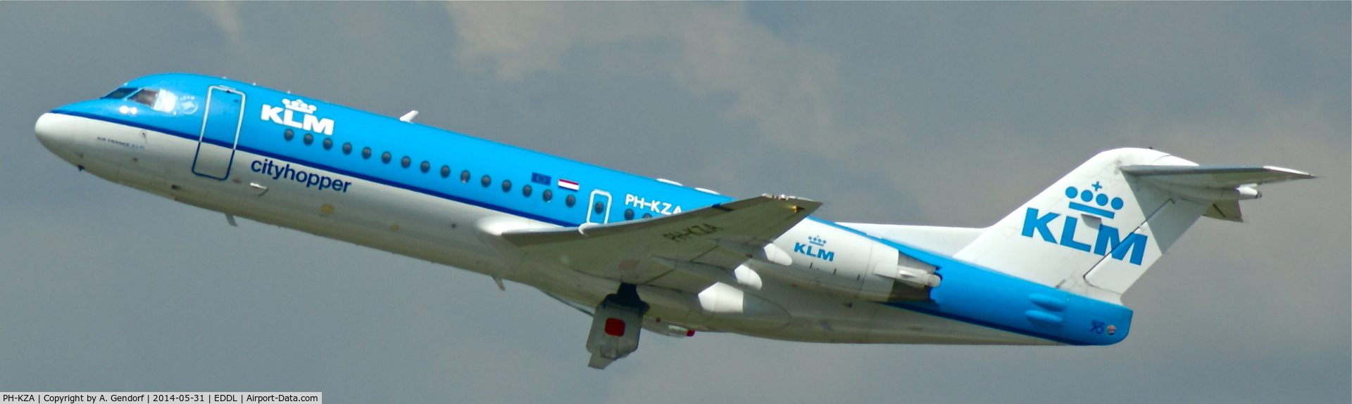 PH-KZA, 1996 Fokker 70 (F-28-070) C/N 11567, KLM Cityhopper, seen here taking off at Düsseldorf Int'l(EDDL), Amsterdam(EHAM) bound