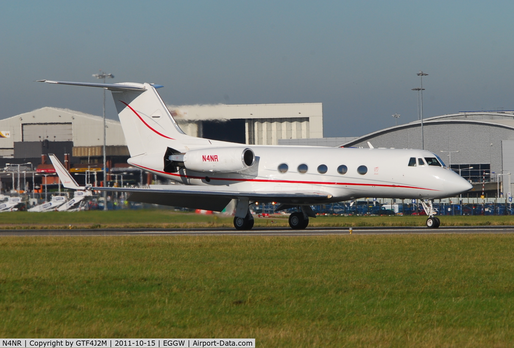 N4NR, 1979 Gulfstream Aerospace G1159B C/N 255, N4NR  arrives at Luton 15.10.11