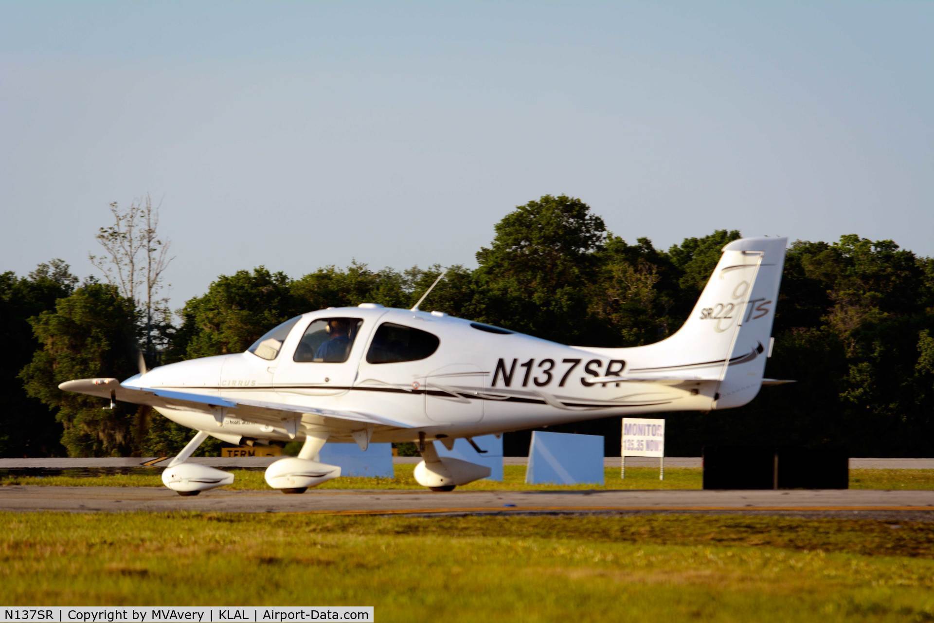 N137SR, 2006 Cirrus SR22 GTS C/N 1916, 2014 Sun n Fun