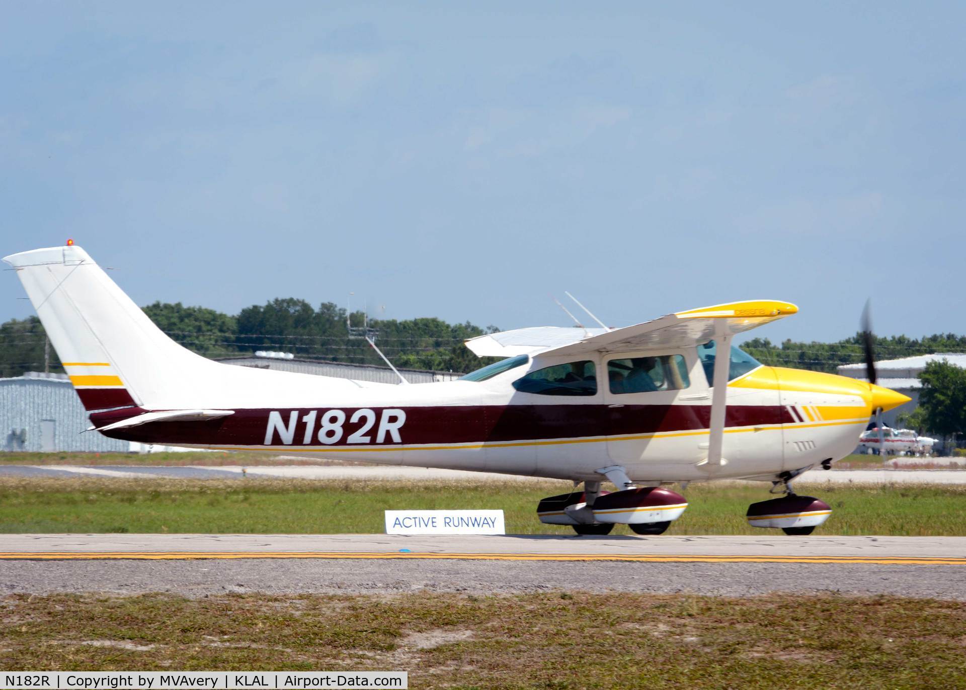 N182R, 1977 Cessna 182Q Skylane C/N 18265604, 2014 Sun n Fun