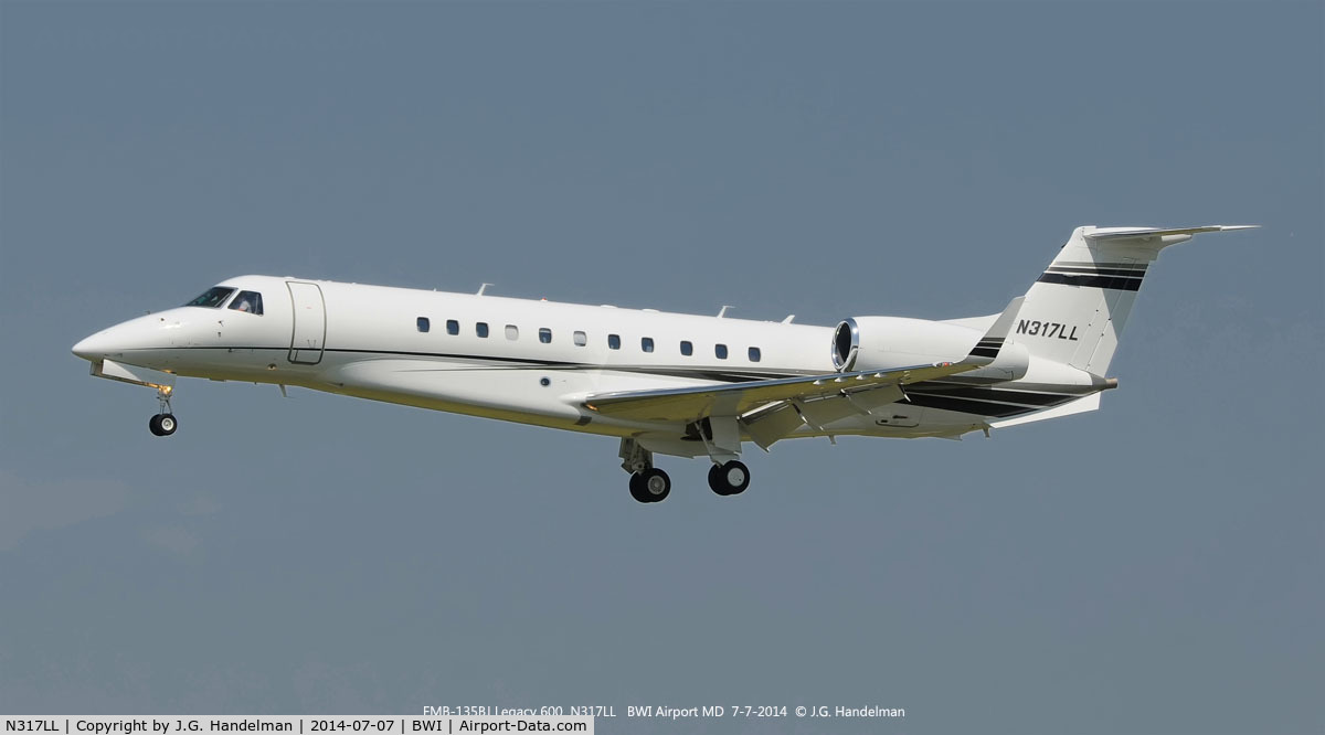 N317LL, 2007 Embraer EMB-135BJ Legacy 600 C/N 14501007, On final to 33L.