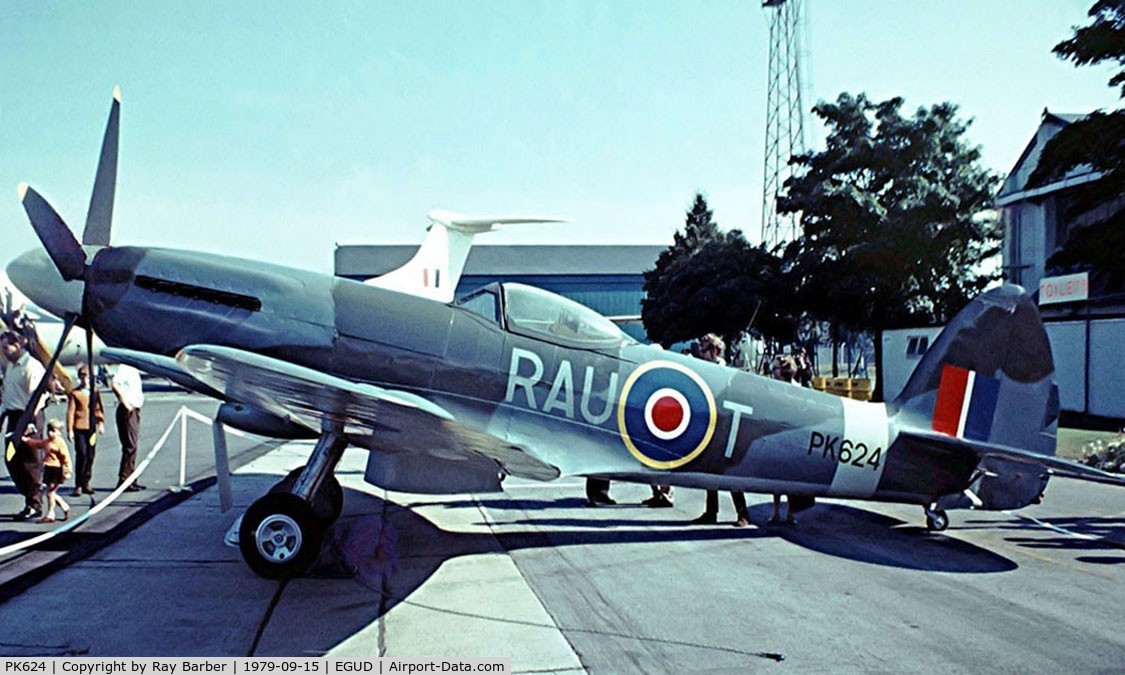 PK624, Supermarine 356 Spitfire F.22 C/N CBAF.189, Supermarine Spitfire F.22 [CBAF.189] RAF Abingdon~G 15/09/1979