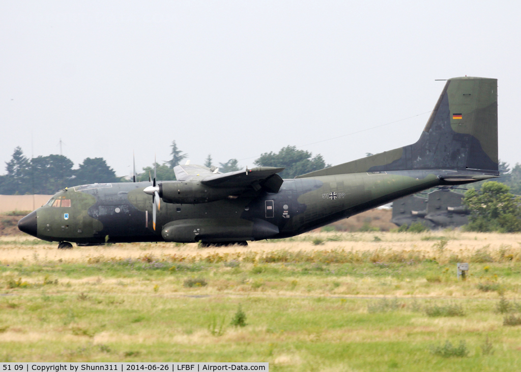 51 09, Transall C-160D C/N D146, Landing rwy 30 after exercice with French Army and Royal Air Force equipments...