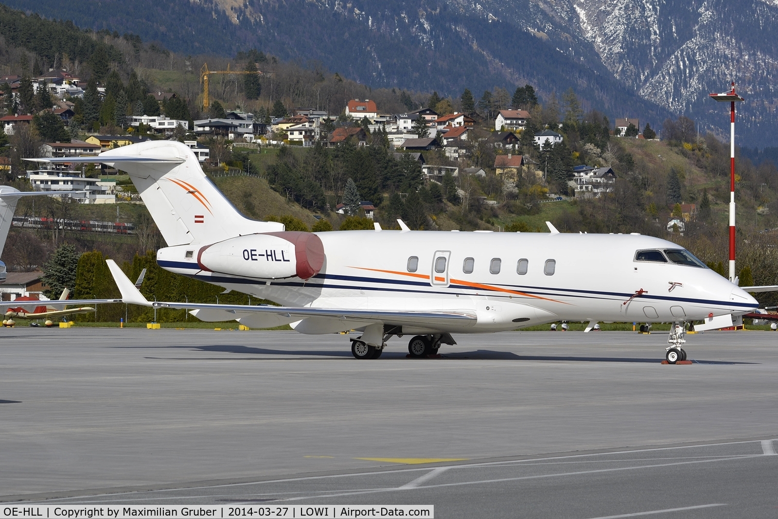 OE-HLL, 2011 Bombardier Challenger 300 (BD-100-1A10) C/N 20294, Intl.Jet Management
