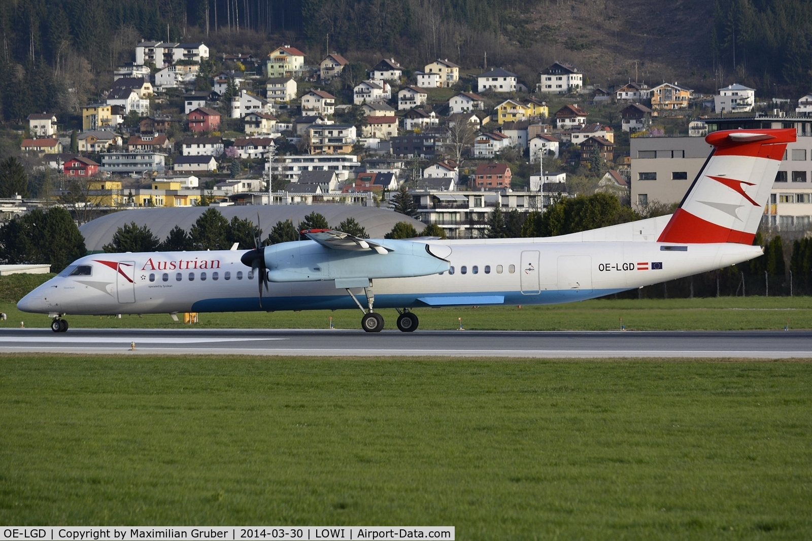 OE-LGD, 2000 De Havilland Canada DHC-8-402Q Dash 8 C/N 4027, Austrian (Tyrolean)