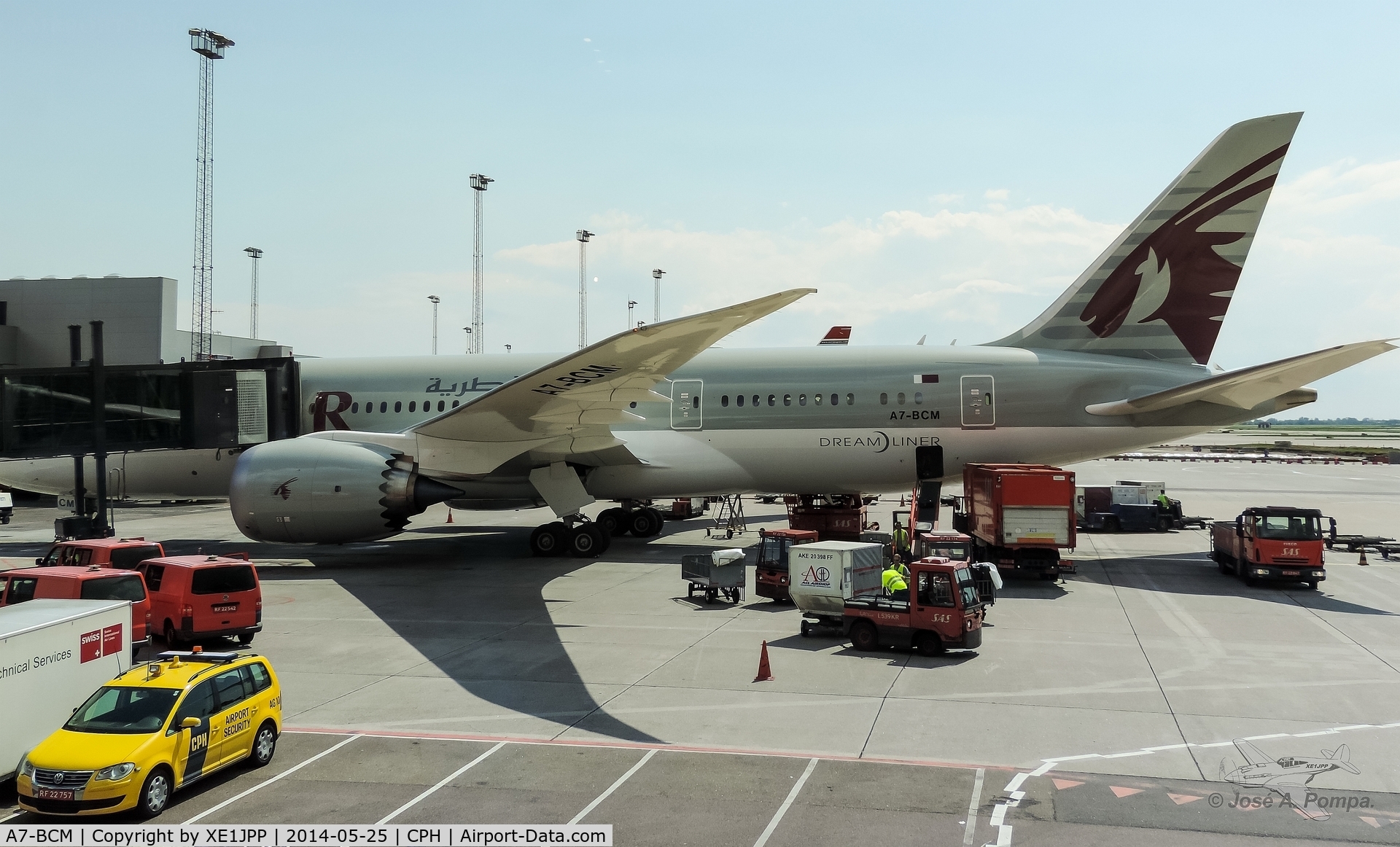 A7-BCM, 2014 Boeing 787-8 Dreamliner C/N 38331, QATAR A7-BCM at Copenhague-Kastrup (código IATA: CPH, código ICAO: EKCH).