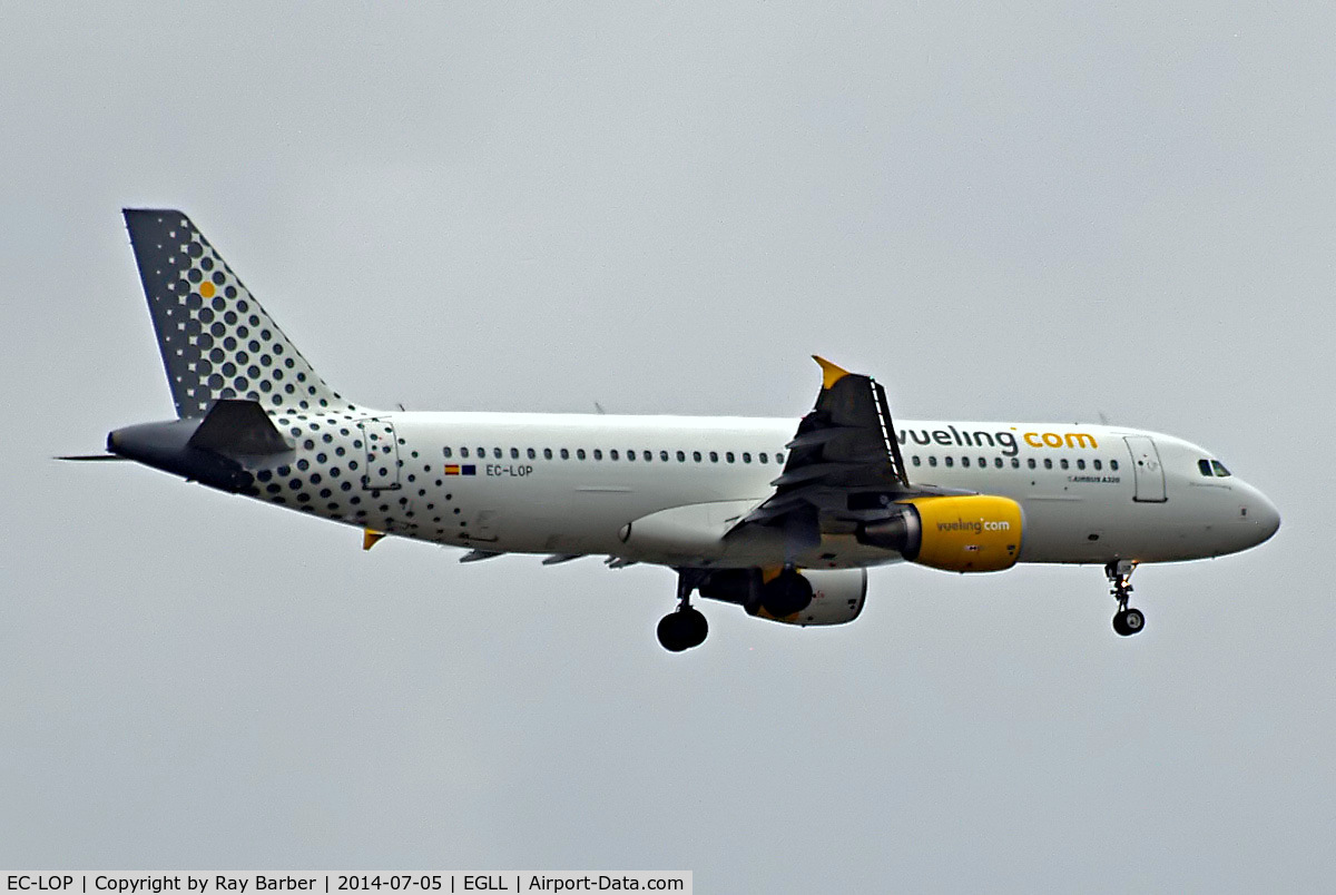 EC-LOP, 2011 Airbus A320-214 C/N 4937, Airbus A320-214 [4937] (Vueling Airlines) Home~G 05/07/2014. On approach 27L.