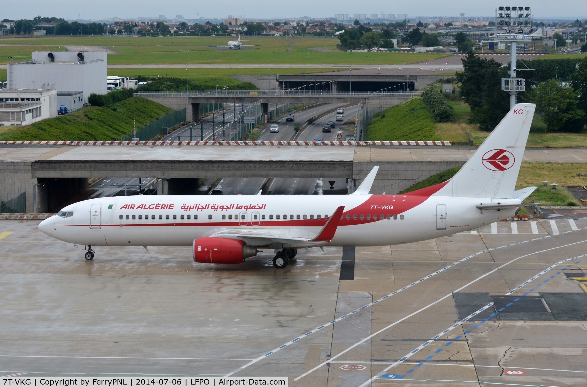7T-VKG, 2011 Boeing 737-8D6 C/N 40861, Air Algerie B738 taxying in after arrival in Orly