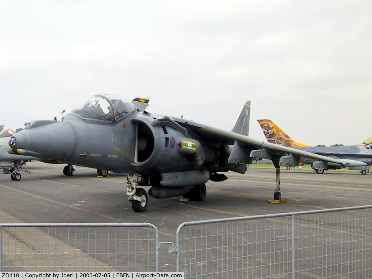 ZD410, 1989 British Aerospace Harrier GR.7 C/N P39, Koksijde Air Show 2003