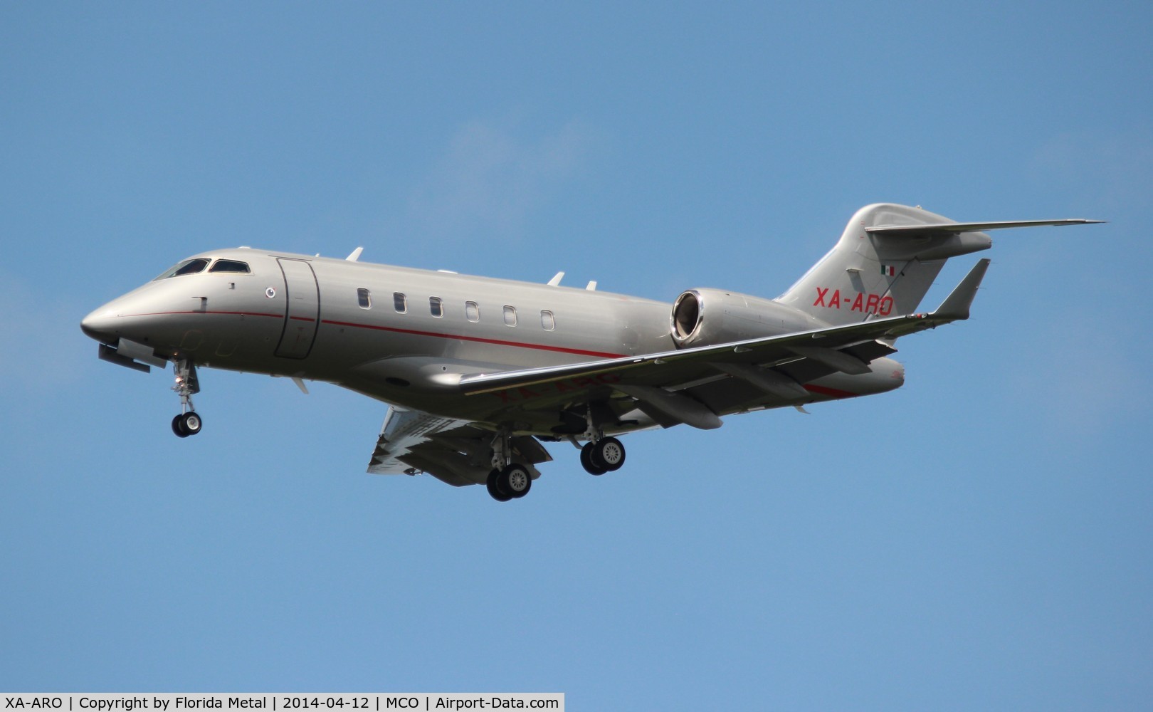 XA-ARO, 2008 Bombardier Challenger 300 (BD-100-1A10) C/N 20200, Challenger 300