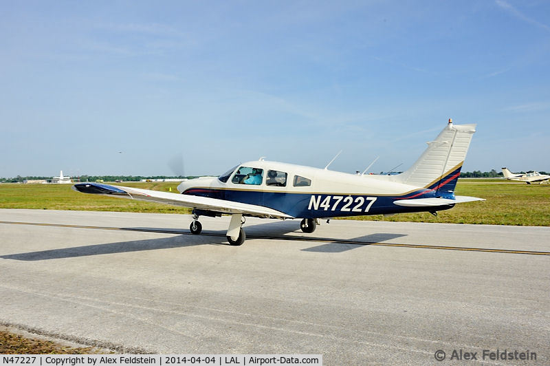N47227, 1977 Piper PA-28R-201 Cherokee Arrow III C/N 28R-7737158, Ft. Lauderdale