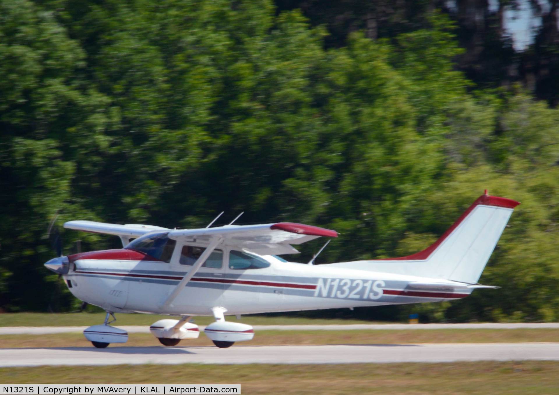 N1321S, 1976 Cessna 182P Skylane C/N 18264885, 2014 Sun n Fun