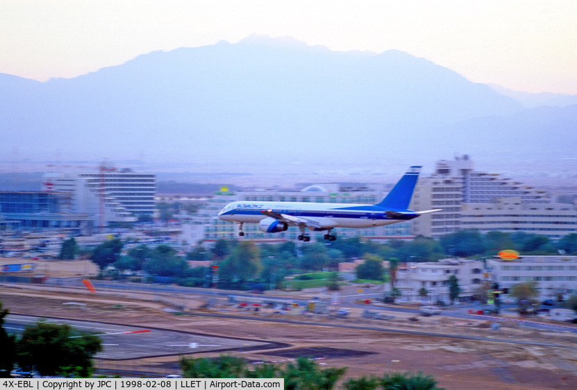 4X-EBL, 1987 Boeing 757-258 C/N 23917, Landing just before Sunrise