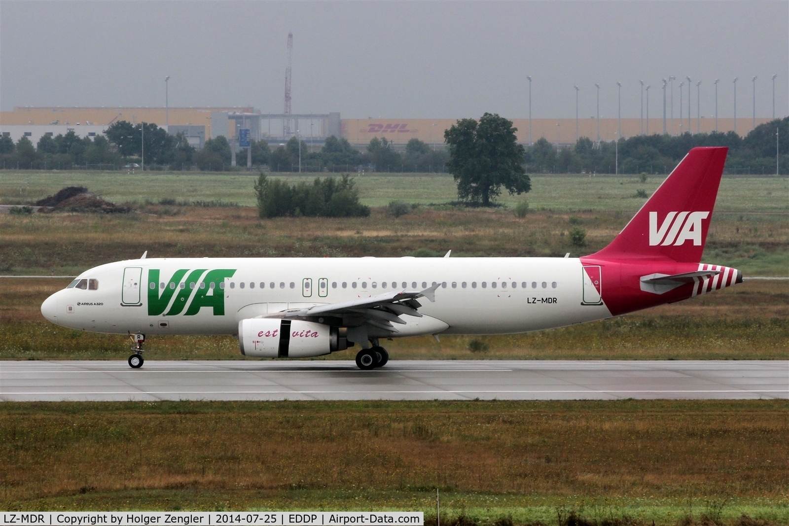 LZ-MDR, 2012 Airbus A320-232 C/N 5158, Shuttle from sunny Varna on wet rwy 08L.....
