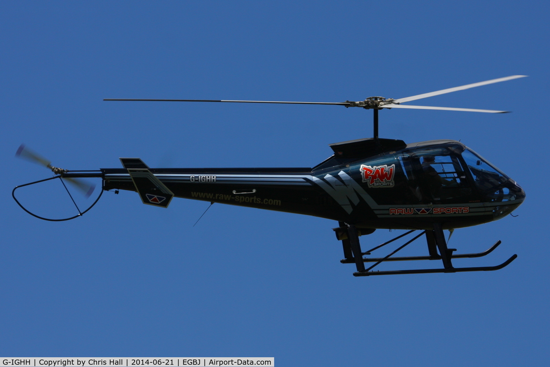 G-IGHH, 1998 Enstrom 480 C/N 5034, Staverton resident