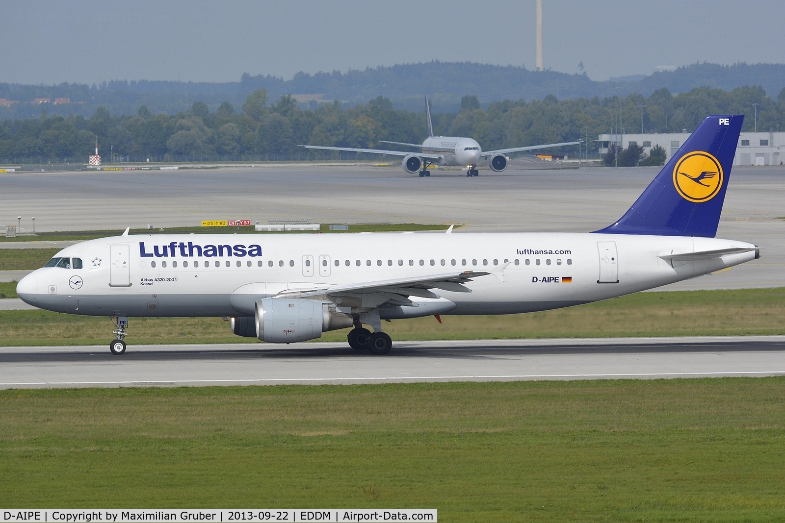 D-AIPE, 1989 Airbus A320-211 C/N 0078, Lufthansa