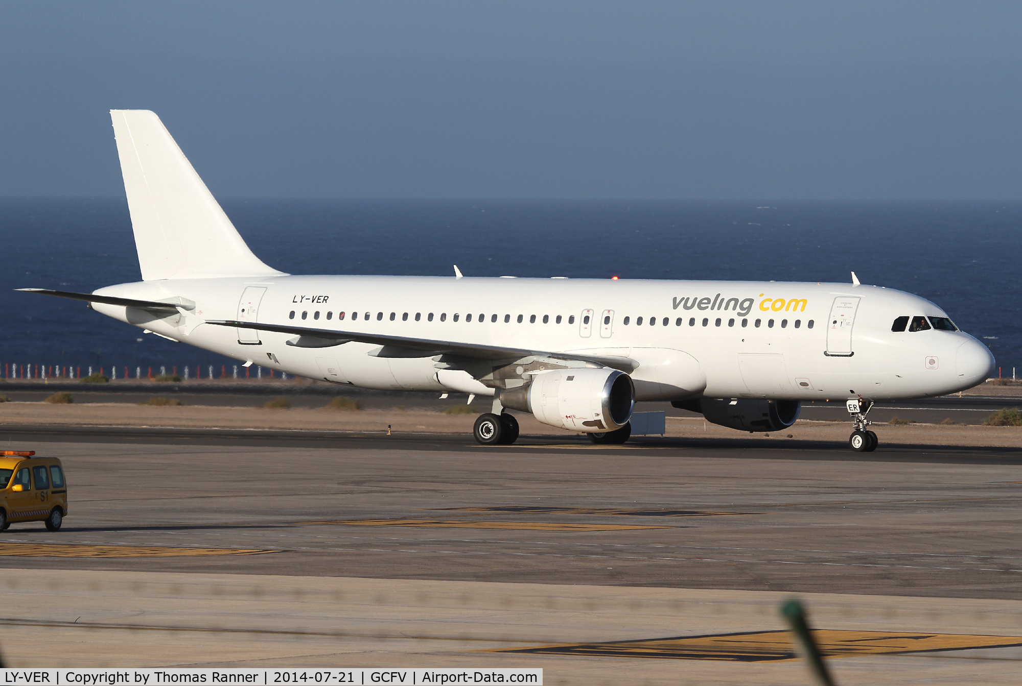 LY-VER, 1993 Airbus A320-212 C/N 409, Vuelling A320