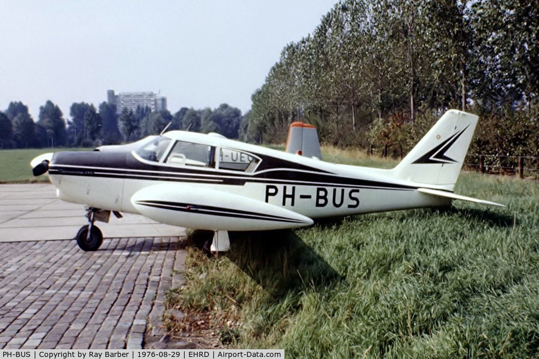 PH-BUS, 1963 Piper PA-24-250 Comanche Comanche C/N 24-3551, Piper PA-24-250 Comanche [24-3551] Rotterdam~PH 29/08/1976 . From a slide.