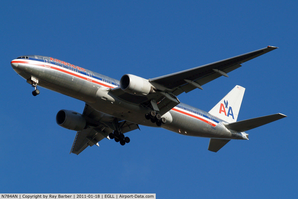 N784AN, 2000 Boeing 777-223 C/N 29588, Boeing 777-223ER [29588] (American Airlines) Home~G 18/01/2011. On approach 27R.