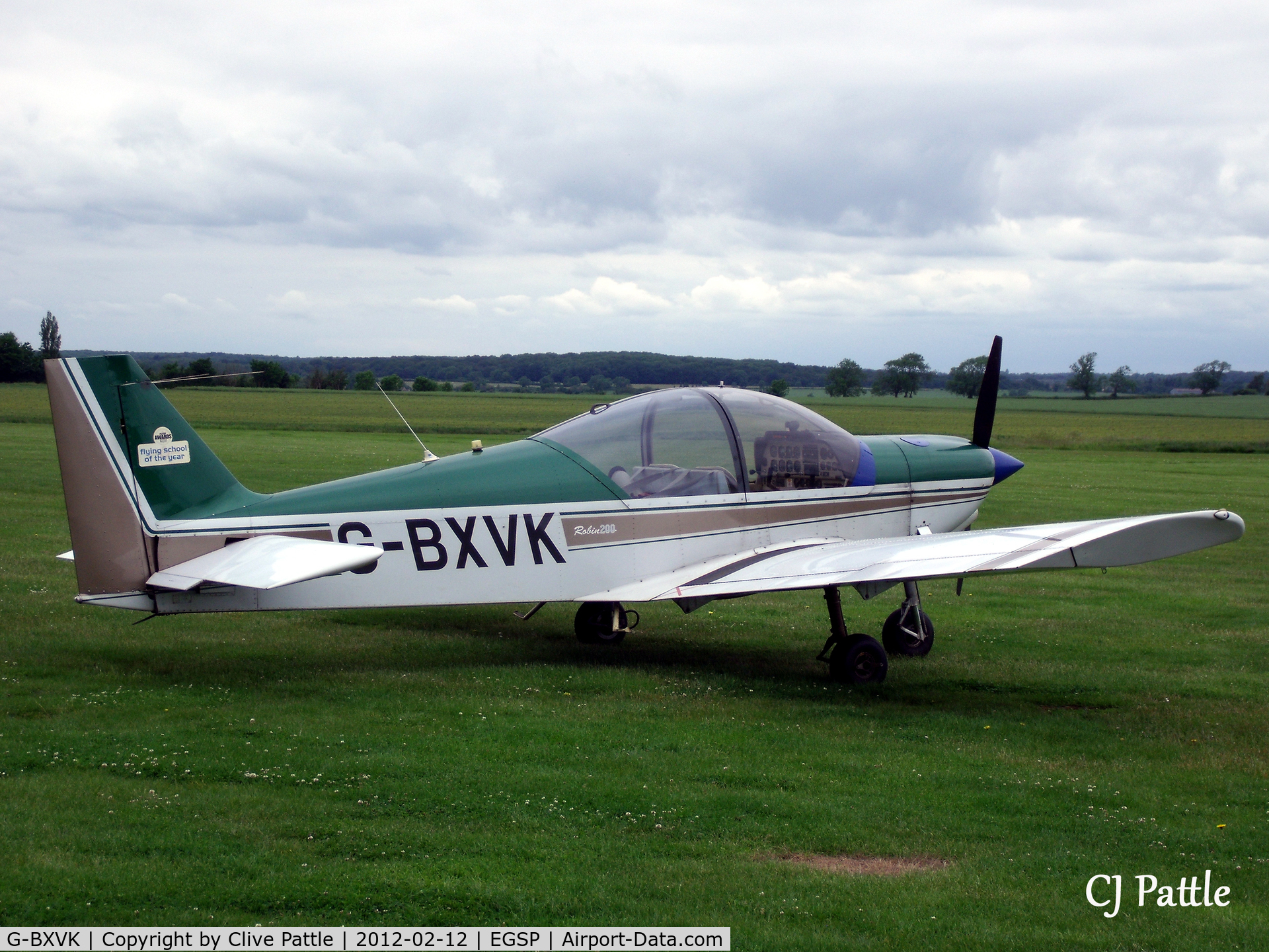G-BXVK, 1998 Robin HR-200-120B C/N 326, Parked on the grass ready to go at Peterborough/Sibson