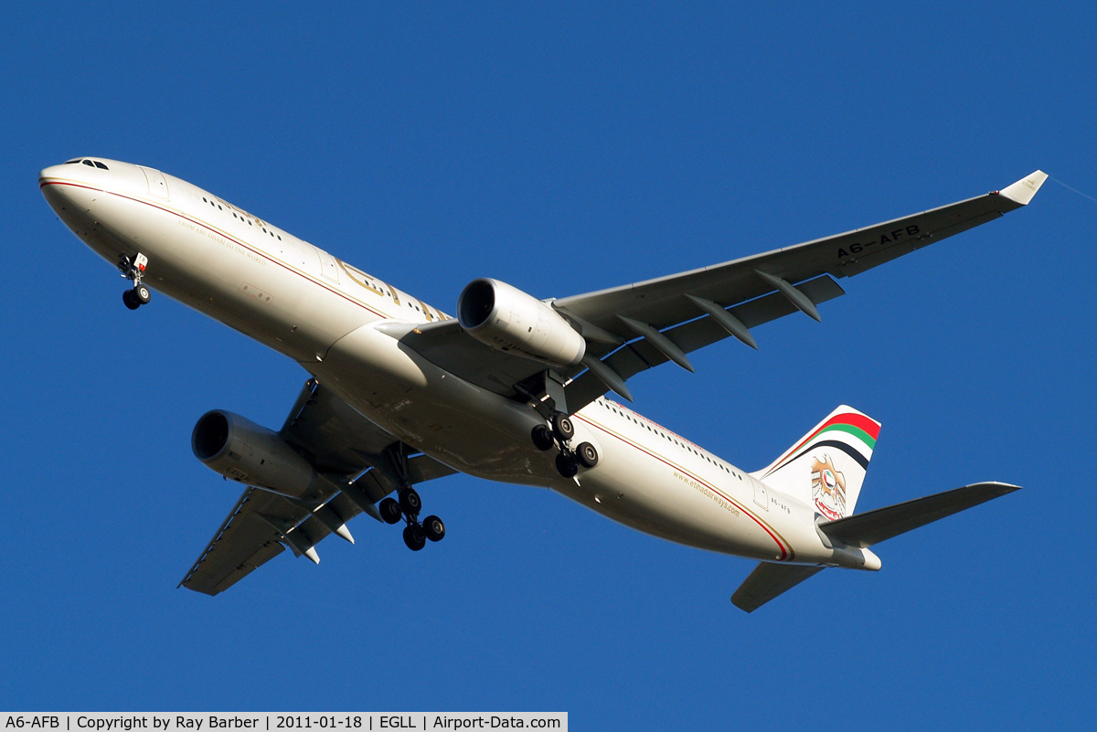 A6-AFB, 2009 Airbus A330-343X C/N 1081, Airbus A330-343E [1081] (Etihad Airways) Home~G 18/01/2011. On approach 27R.