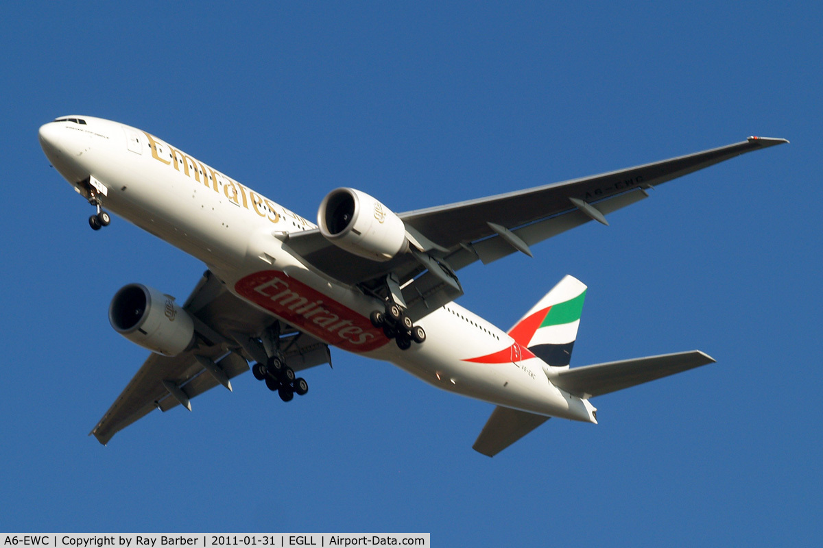 A6-EWC, 2007 Boeing 777-21H/LR C/N 35576, Boeing 777-21HLR [35576] (Emirates Airlines) Home~G 31/01/2011. On approach 27R.